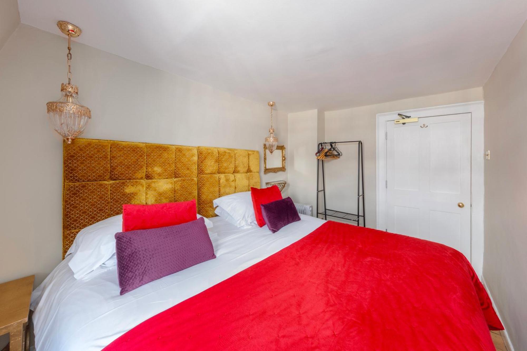 Darcys' Pride Apartment Bath Exterior photo